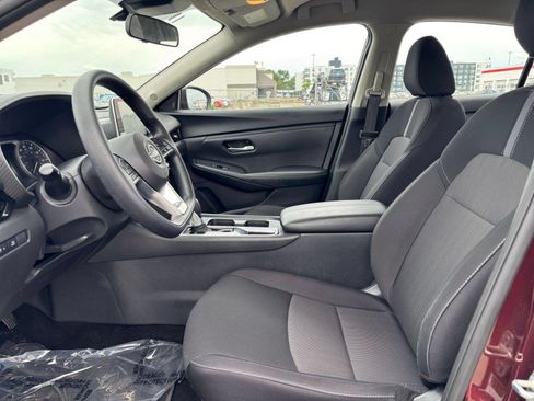 Used 2025 Nissan Sentra SV FWD image 22
