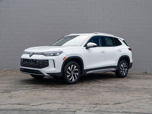 New 2026 Volkswagen Tiguan S image 1