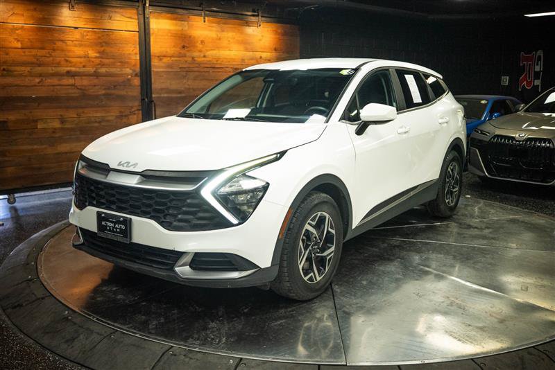 Used 2023 Kia Sportage LX FWD image 2