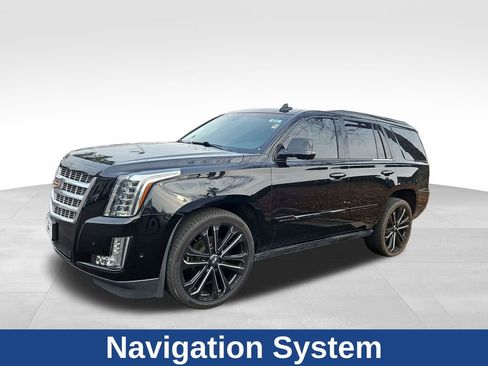 Used 2020 Cadillac Escalade Premium Luxury image 3