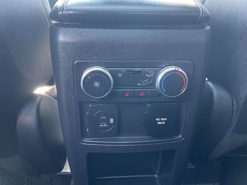 Used 2020 Ford Explorer Limited image 21
