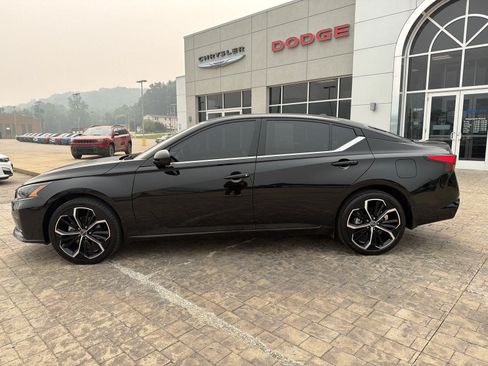 Used 2025 Nissan Altima 2.5 SR AWD/4WD image 5