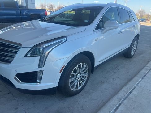 Used 2017 Cadillac XT5 Luxury w/ Driver Awareness Package image 18