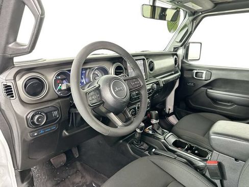 Used 2023 Jeep Wrangler Unlimited w/ Cold Weather Group AWD/4WD image 20