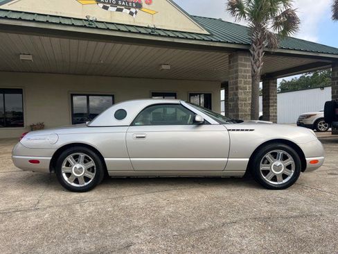 Used 2004 Ford Thunderbird image 4