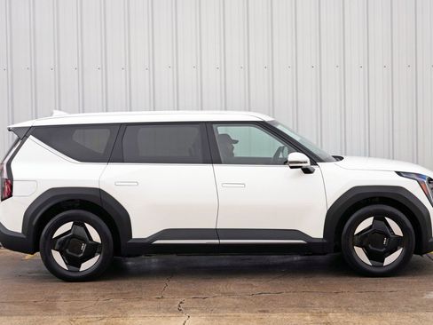 Used 2024 Kia EV9 Light Long Range image 56