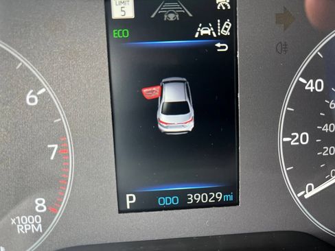 Used 2023 Toyota Corolla SE FWD image 5