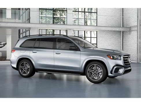 Used 2025 Mercedes-Benz GLS 450 4MATIC image 13
