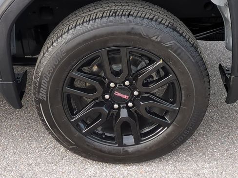 Used 2024 GMC Sierra 1500 Elevation image 32