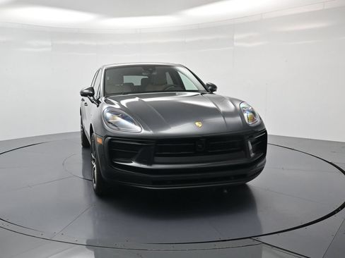 Certified 2026 Porsche Macan AWD/4WD image 33