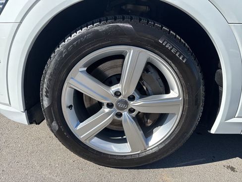 Used 2019 Audi e-tron Premium Plus image 29