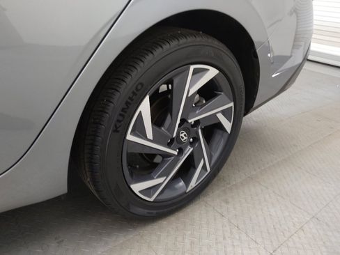 Used 2025 Hyundai Elantra Sport w/ Cargo Package FWD image 31