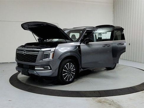 Used 2025 Nissan Armada Platinum Reserve image 11