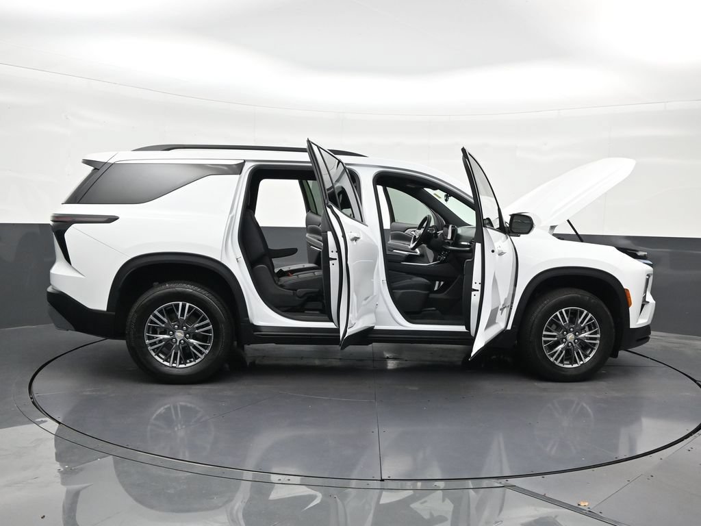Used 2026 Chevrolet Traverse LT FWD image 34