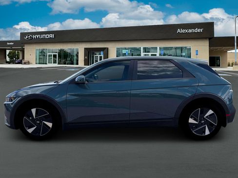 New 2026 Hyundai Ioniq 5 SEL image 3
