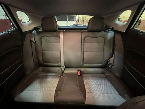 Used 2025 Chevrolet Trax LT w/ LT Convenience Package image 38