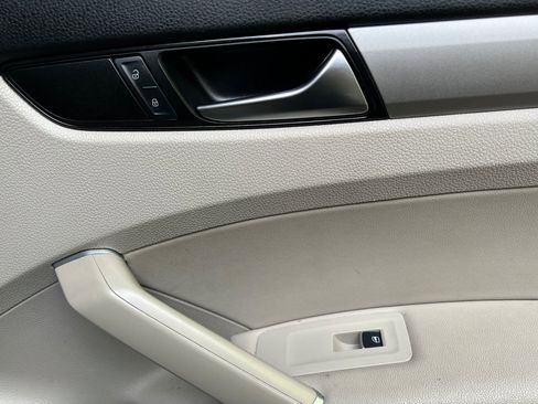 Used 2022 Volkswagen Passat 2.0T SE image 22