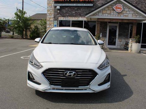 Used 2019 Hyundai Sonata SE FWD image 2