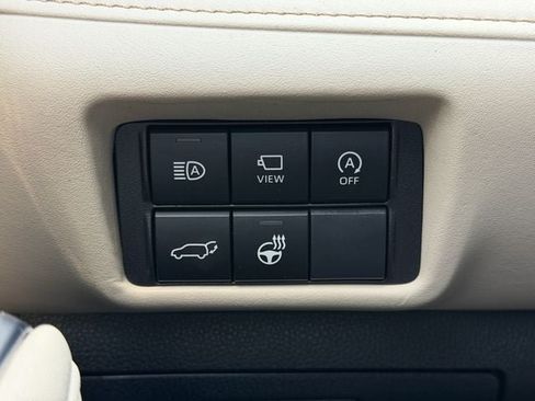 Used 2024 Toyota Highlander Platinum FWD image 23