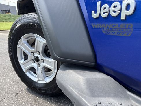 Used 2019 Jeep Wrangler Unlimited Sport S AWD/4WD image 12