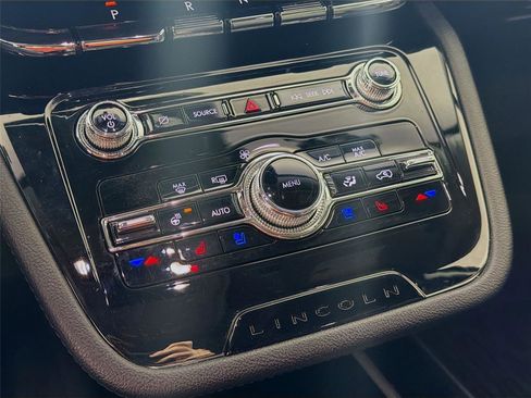 Used 2022 Lincoln Corsair AWD w/ Equipment Group 101A image 17