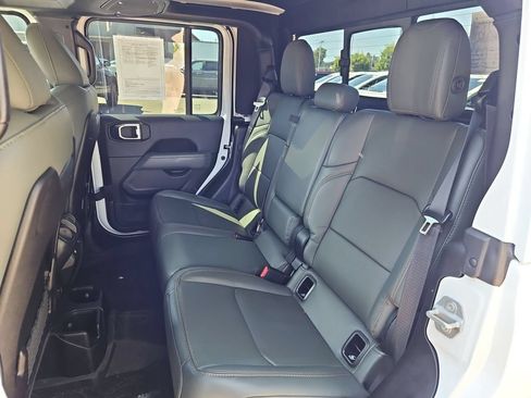 Certified 2026 Jeep Gladiator Mojave AWD/4WD image 14