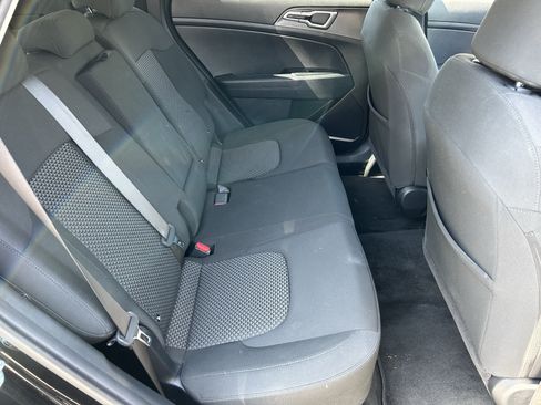 Used 2023 Kia Sportage LX AWD/4WD image 11