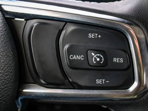 Used 2023 Jeep Wrangler Unlimited Sahara image 29