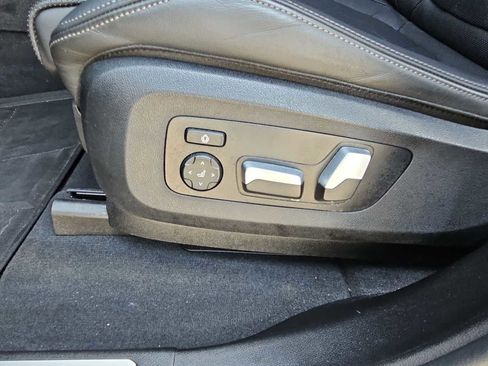 Used 2024 BMW X5 xDrive40i w/ Premium Package image 17