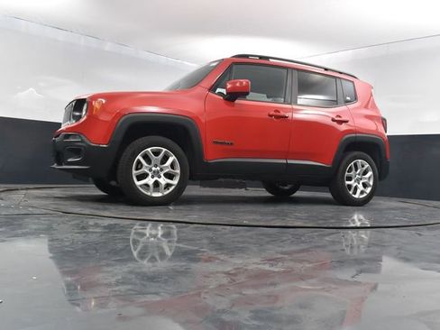 Used 2018 Jeep Renegade Latitude image 41