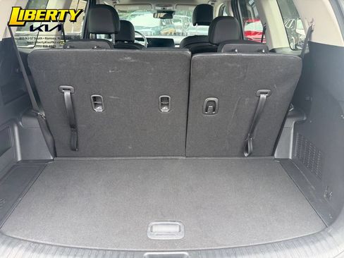 Used 2024 Kia Telluride EX w/ EX Captain's Chair Package AWD/4WD image 11