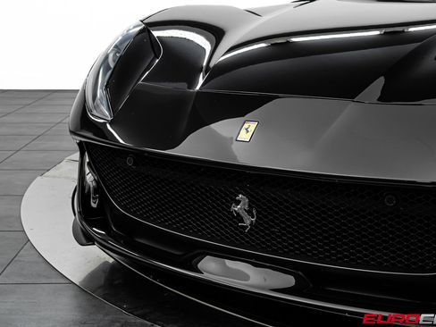 Used 2020 Ferrari 812 Superfast RWD image 11