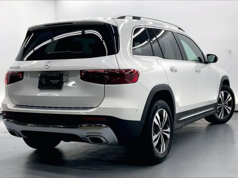 Used 2026 Mercedes-Benz GLB 250 image 4