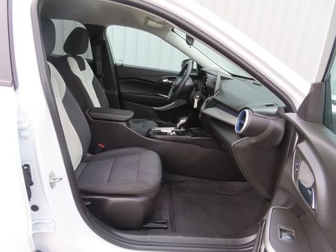 Used 2024 Chevrolet Trax LS w/ LS Convenience Package FWD image 23