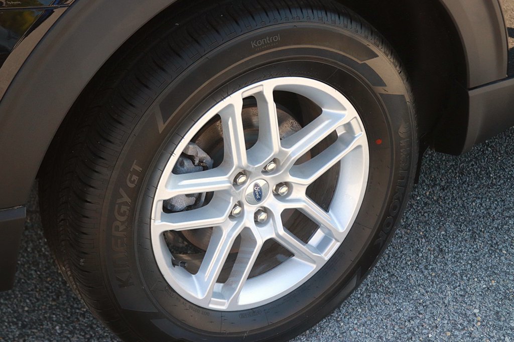 Used 2026 Ford Explorer Active RWD image 8