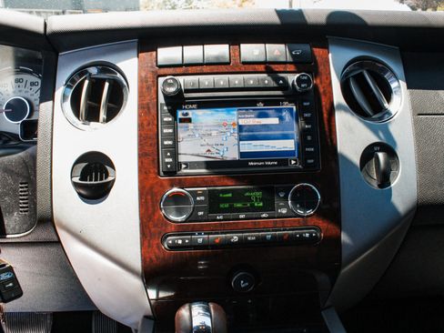 Used 2013 Ford Expedition EL King Ranch RWD image 16
