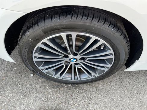 Used 2017 BMW 530i w/ Premium Package image 19