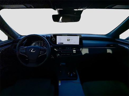 New 2025 Lexus ES 350 Ultra Luxury image 16
