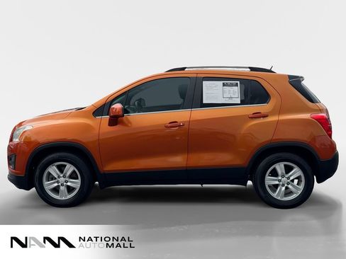 Used 2016 Chevrolet Trax LT w/ LT Convenience Package FWD image 2