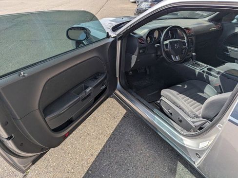Used 2011 Dodge Challenger R/T RWD image 7