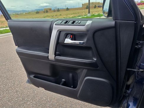 Used 2016 Toyota 4Runner SR5 Premium image 15