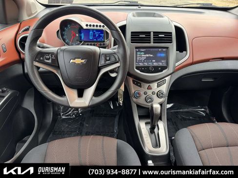 Used 2015 Chevrolet Sonic LT image 9