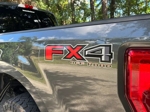 Used 2017 Ford F250 Lariat w/ Lariat Ultimate Package AWD/4WD image 9