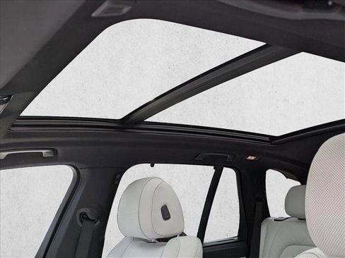 Used 2023 BMW X5 xDrive40i w/ Premium Package image 16