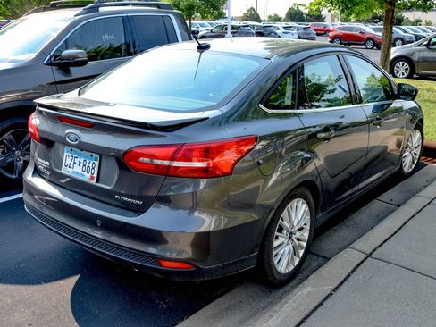 Used 2018 Ford Focus Titanium FWD image 17
