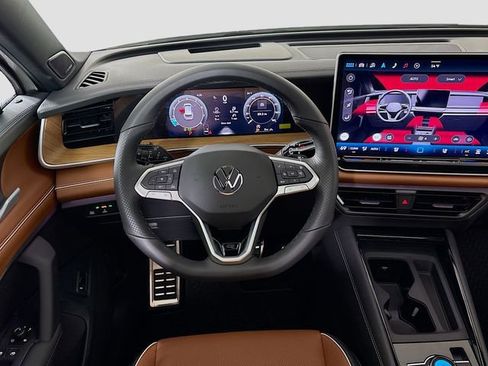New 2026 Volkswagen Tiguan SEL R-Line image 24