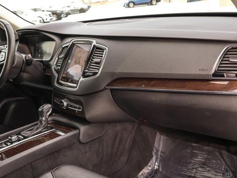Used 2017 Volvo XC90 T6 Momentum w/ Momentum Plus Package image 30