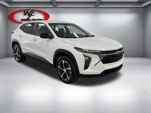 New 2026 Chevrolet Trax RS FWD image 3