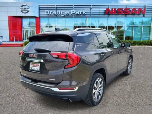 Used 2020 GMC Terrain SLT w/ Preferred Package AWD/4WD image 2