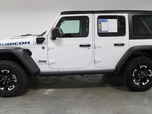 Used 2024 Jeep Wrangler Unlimited Rubicon 4xe AWD/4WD image 6